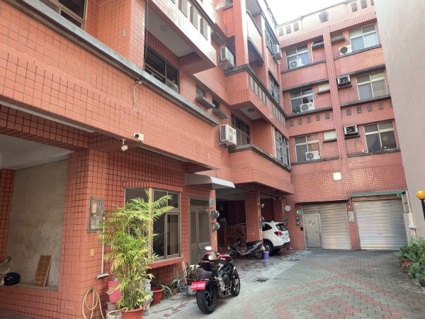 近海佃路三段孝親RC透天：圖片 2