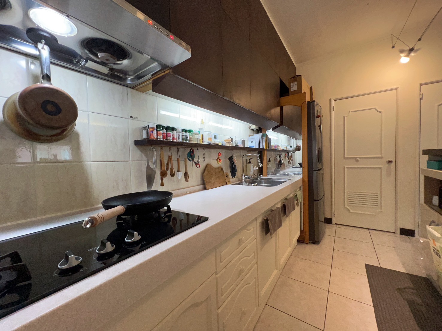 光雨風交織。安平地中海四房平車:圖片 5