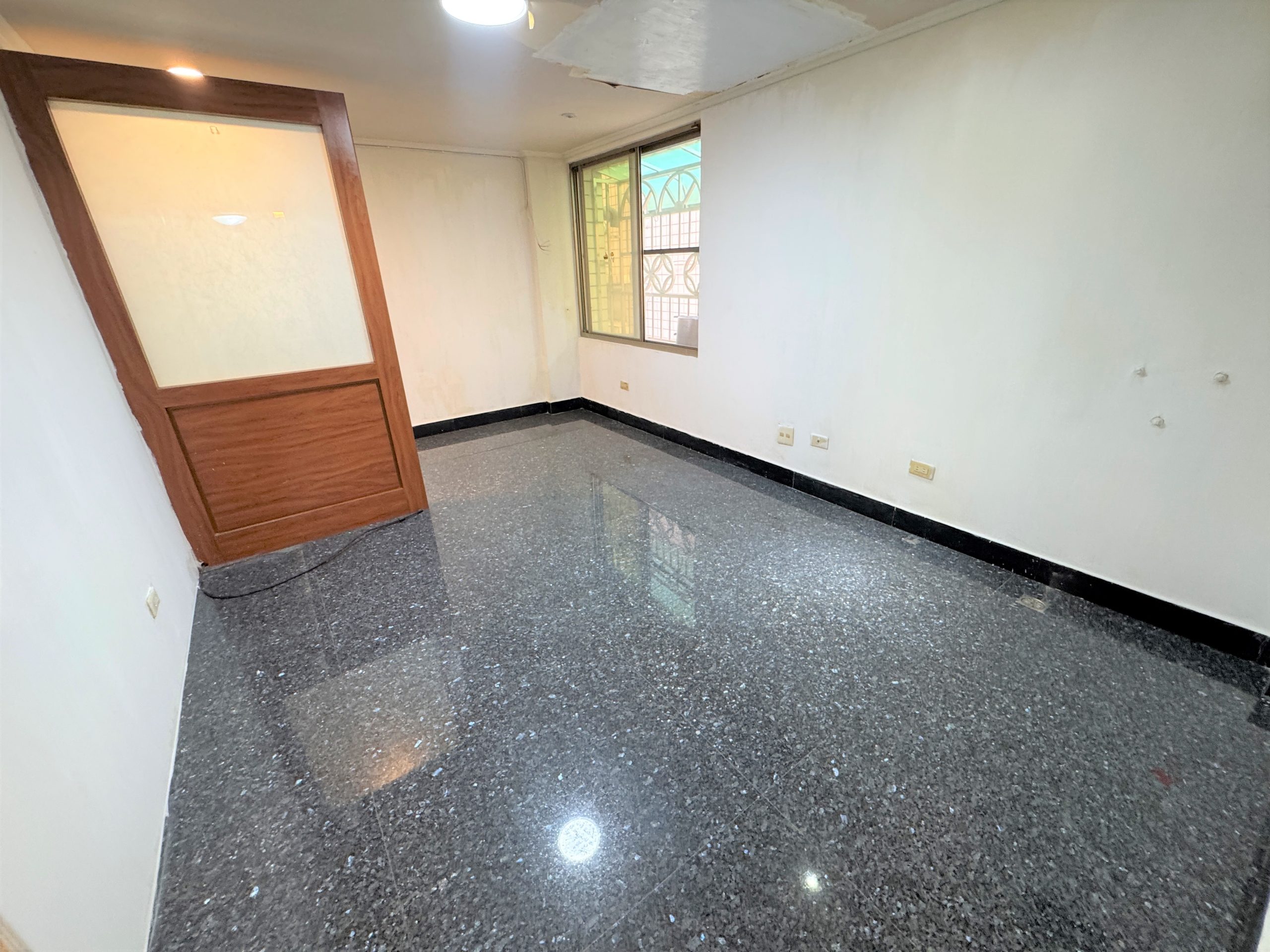 南紡小資首選電梯兩房車位