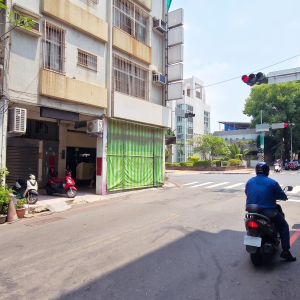 專-建興學區燙金三角窗樓店