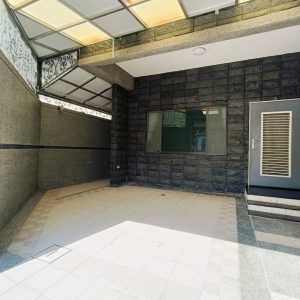 鄭仔寮明亮寬敞臨路三角窗大車墅